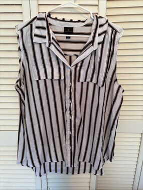 Worthington navy, brown and white striped sleeveless blouse